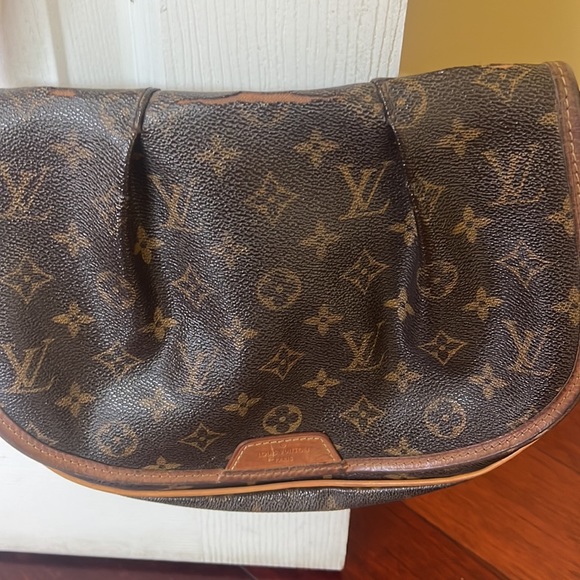 Authentic Louis Vuitton crossbody Bag! - Picture 4 of 6